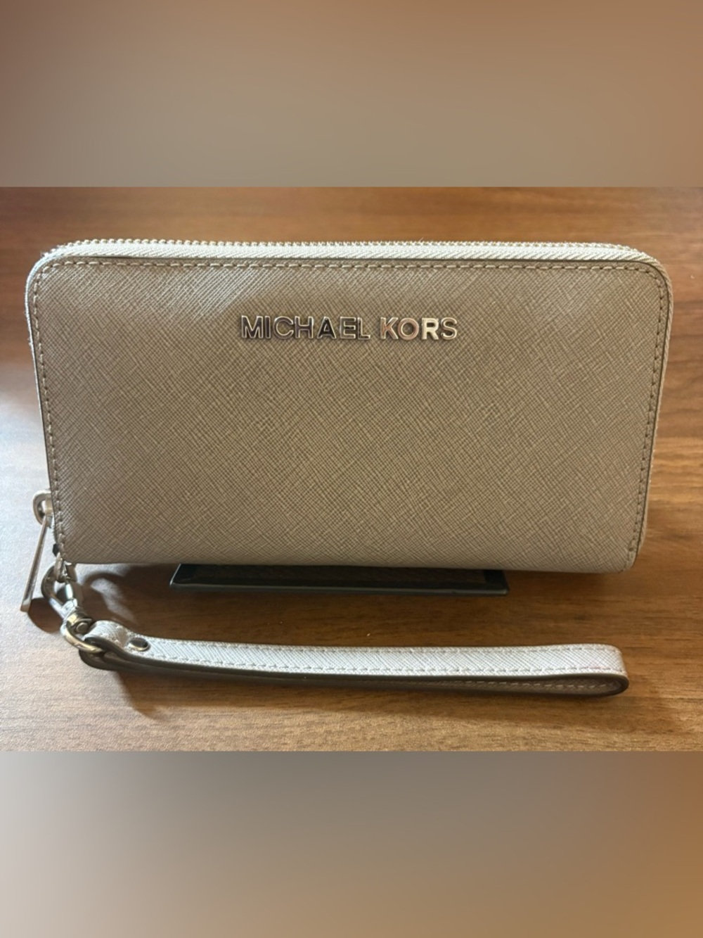 Michael Kors Jet Set Dune Clutch Wallet NWOT
